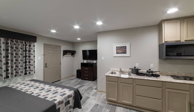 Budget Inn & Suites