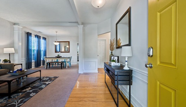 Pet-friendly 3BR w Porch & Grill Weekday Deals!