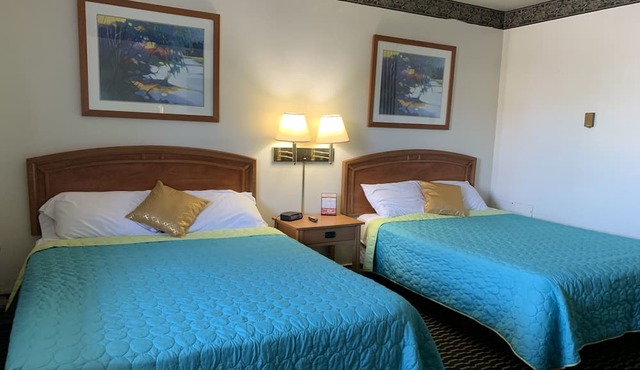 Norton Shores Inn