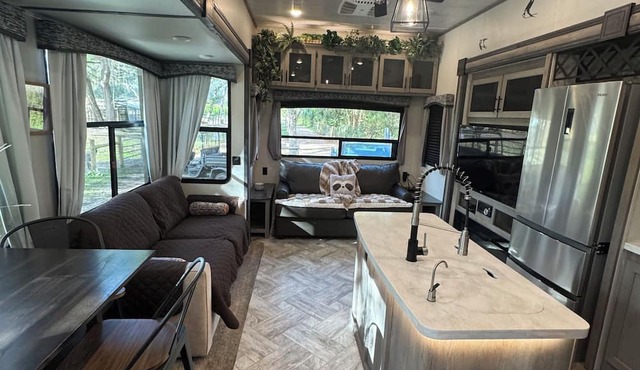 Cozy campground in charming Pierson with AC, WiFi