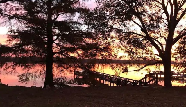 The Minnow Bucket - A lakeside get-away