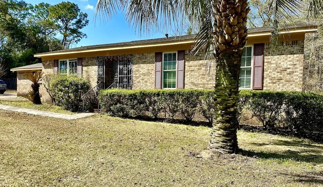 Cozy home on Iva Loy Drive