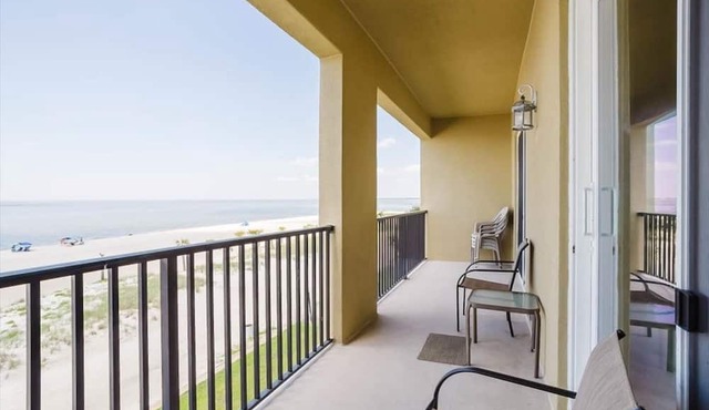 #722 Beachfront 2 bed unit in Henderson Point!
