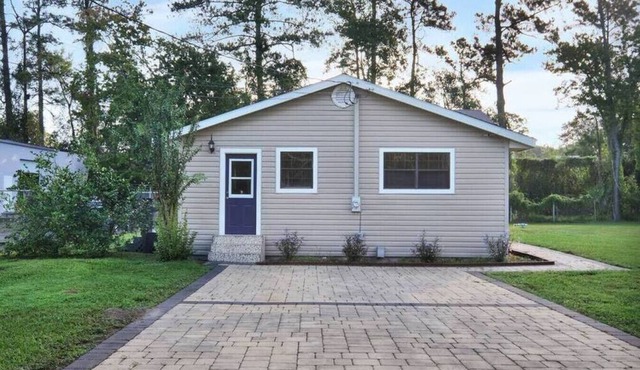 Cozy Home with huge yard