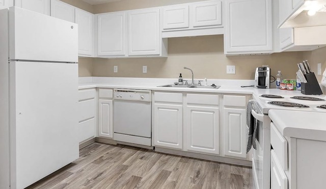 Modern Apartment in Prime Location (ID1402X064)