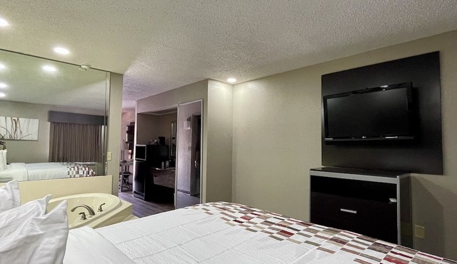 Red Roof Inn & Suites Jackson - Richland