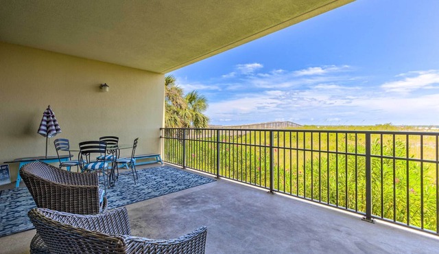 Dauphin Island Condo w/Pool, Balcony & Ocean View