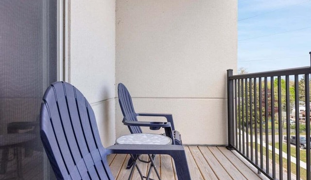Top Floor Pet Friendly Condo near Downtown