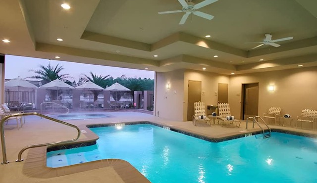 Modern Style Room Ideal for Memorable Louisiana Escapades - Perfect for Couples!