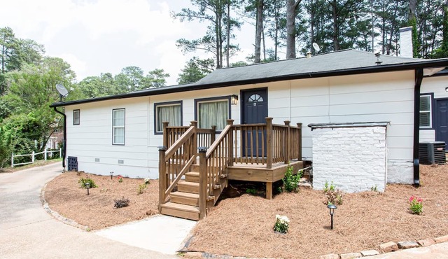 Spacious Bungalow/Close to Airport/Downtown