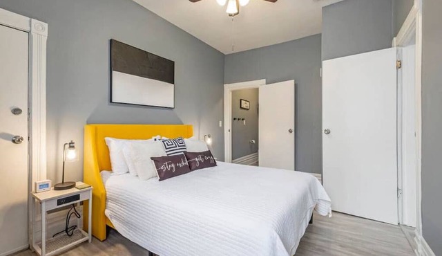 Retreat Suite 3 - Modern Getaway