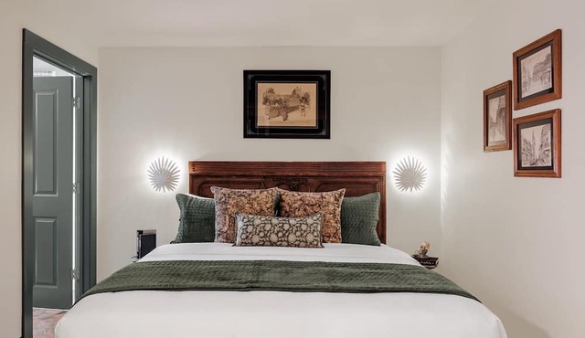 The Estella | 6BR Mansion Suite | Shared Pool