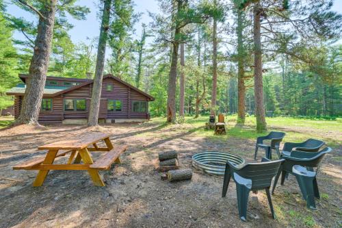 Fish & Hike On-Site! 4-Cabin Pigeon River Retreat